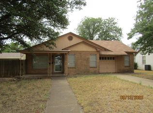 806 E Tate St, Brownfield, TX 79316