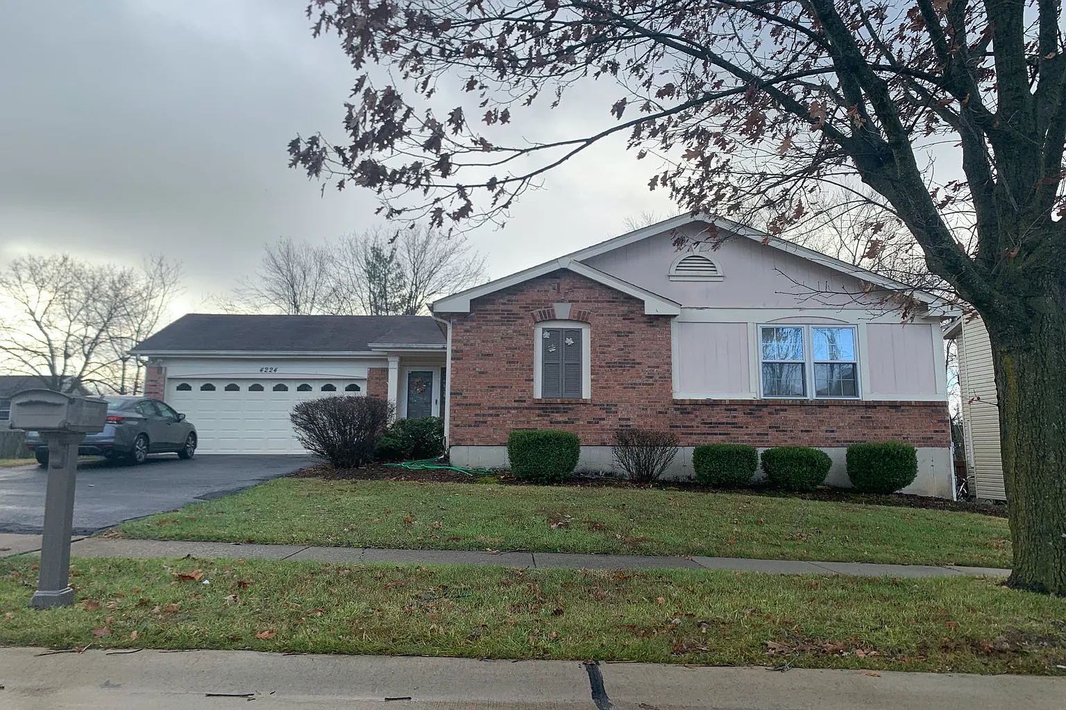 4224 River Oaks Dr photo 1