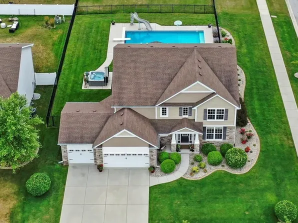 8195 W 101st Place St, Saint John, IN 46373