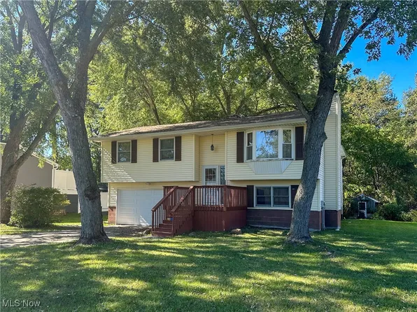 820 Cynthia Ct, Niles, OH 44446