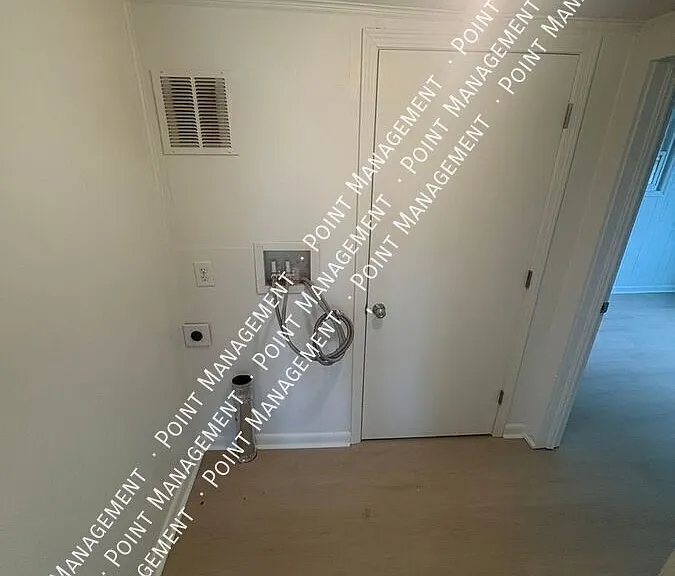 1922 Catawba St SE — Photo 6