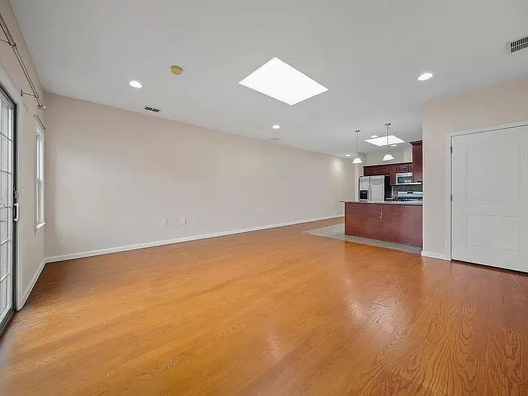 41 Wright Ave #2 — Photo 6