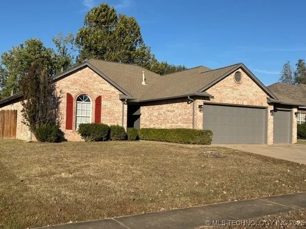 1208 S 35th St, Broken Arrow, OK 74014