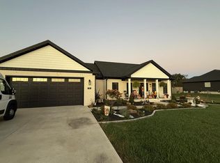 598 N Ridge Dr, Hopkinsville, KY 42240
