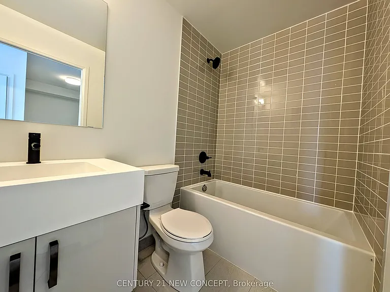 280 Dundas St W #2107 — Photo 3