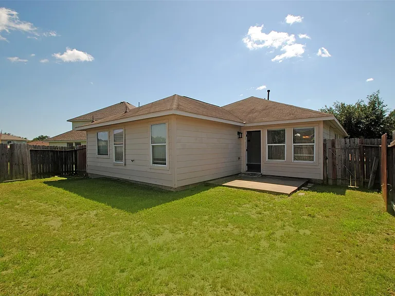 5910 Sugar Field Ln — Photo 32