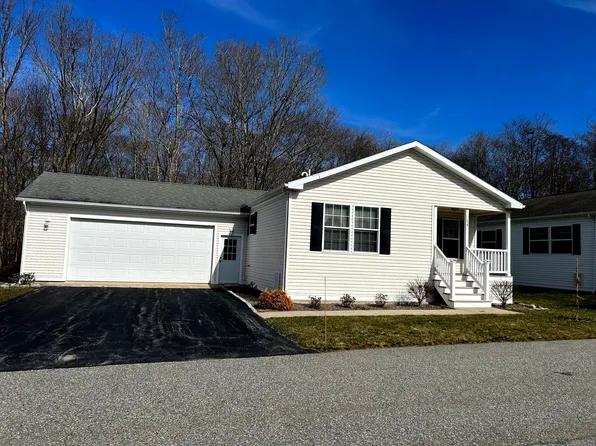 14 Cliff Road, Ledyard, CT 06339