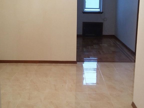 2317 62nd St eat-in kitchen 1