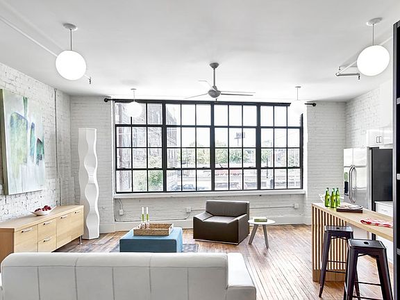 5th image of 118 W Jackson Ave APT 200
