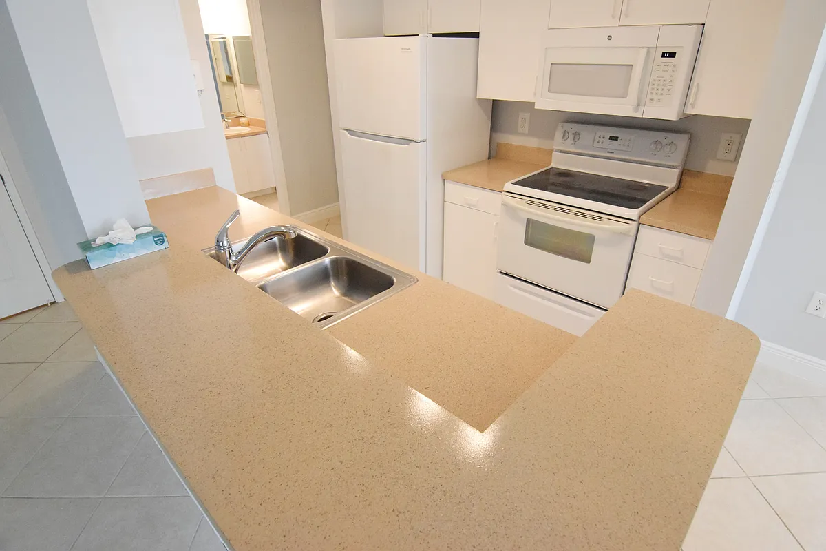 Building Photo - 236 Village Blvd #1209