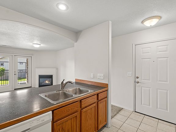5th image of 247 NW Greenwood Ave #0
