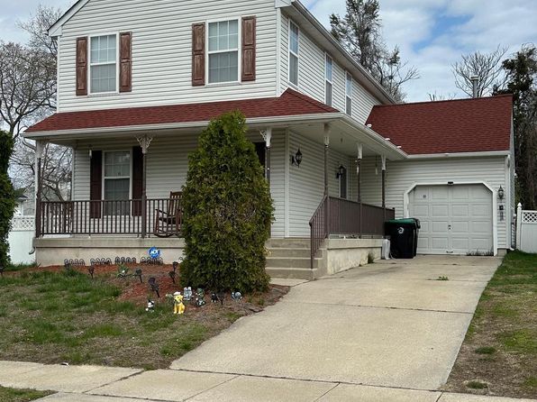 11 Foxton Dr, Atco, NJ 08004