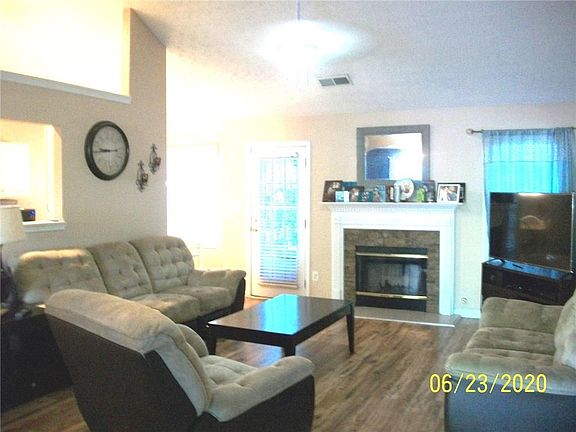 4th image of 2300 Landrum Ct