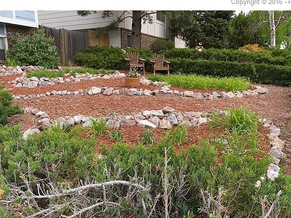 Beautifully Xerscaped Front 