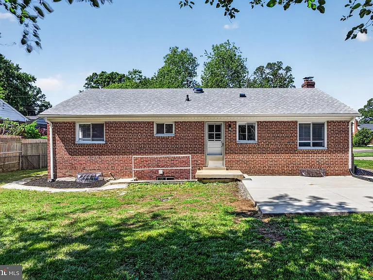 7216 Carol Ln — Photo 4