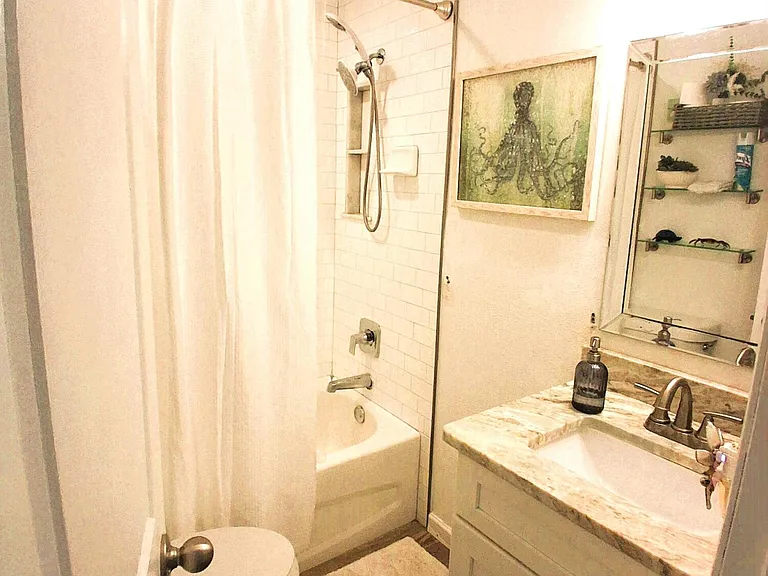 300 Monroe Ave #21 — Photo 14
