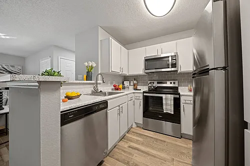 Somerset Apartments Photo 1