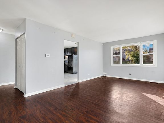 3rd image of 17708 Country Club Ln