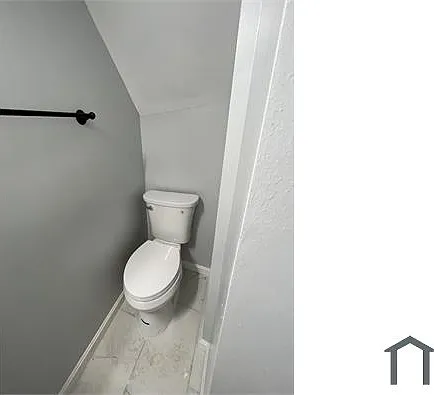 548 24th St NE — Photo 6
