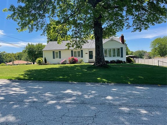2nd image of 736 Melvin Dr