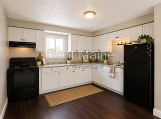 8 Hillside Ln APT 6, Lewiston, ME 04240