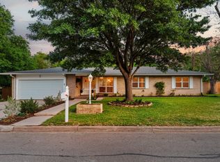704 W Elizabeth Dr, Robinson, TX 76706