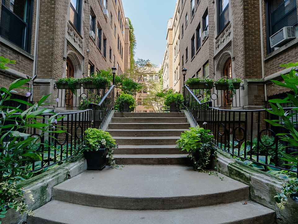 1st image of 636 W Waveland Ave APT 4D