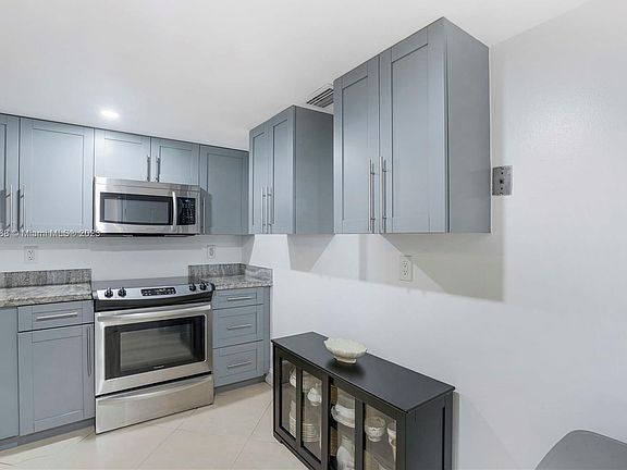 3rd image of 3900 N Hills Dr APT 307