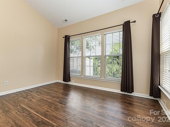 3rd image of 4208 Carl Parmer Dr