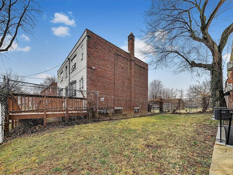 5031 H St SE — Photo 18