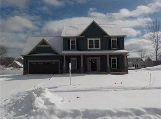 544 Whistlers Cove Ln, Rochester, NY 14612