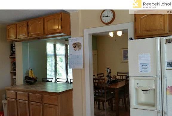 Beautiful Spacious Kitchen