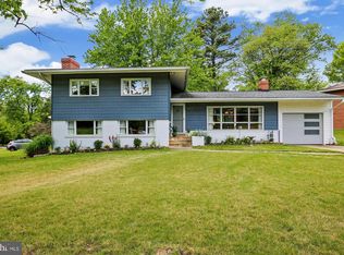 824 Northwest Dr, Silver Spring, MD 20901