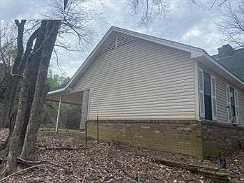 2nd image of 108 Lake Shore Dr
