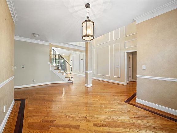 4th image of 135 Nautica Way