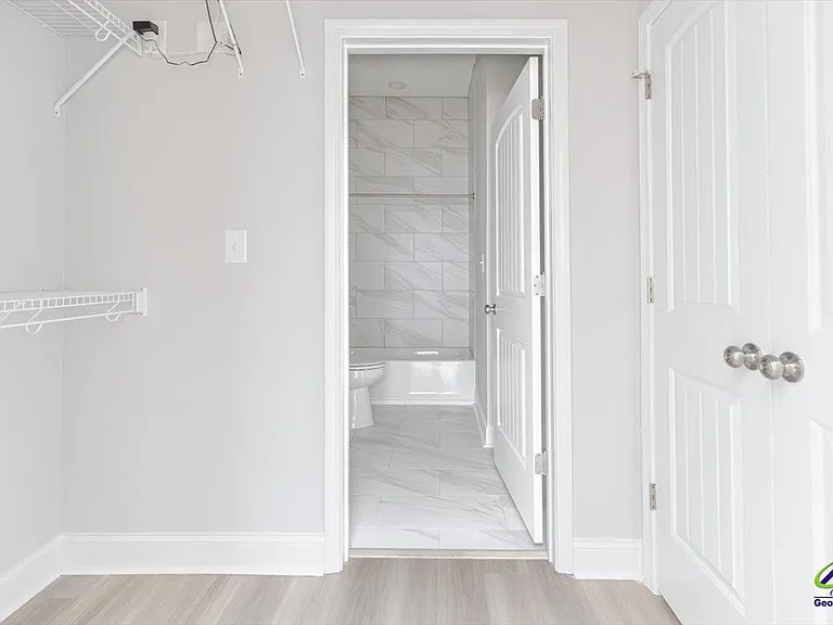 1013 Northside Dr — Photo 22
