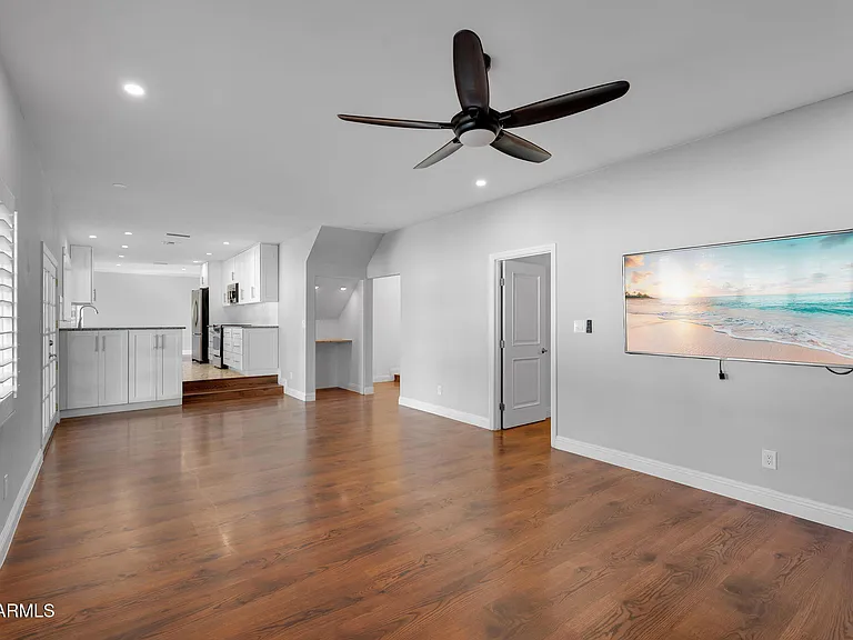 2542 W Nopal Ave — Photo 17