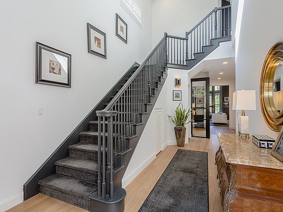 5th image of 3213 Bayshore Dr