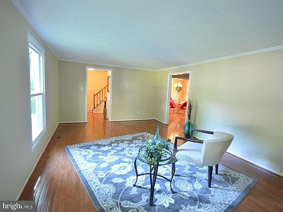 3rd image of 16068 Deer Park Dr