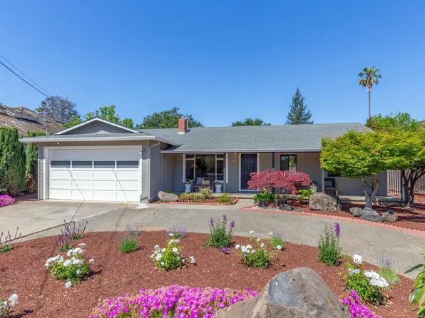 1360 Oakhurst Ave, Los Altos, CA 94024