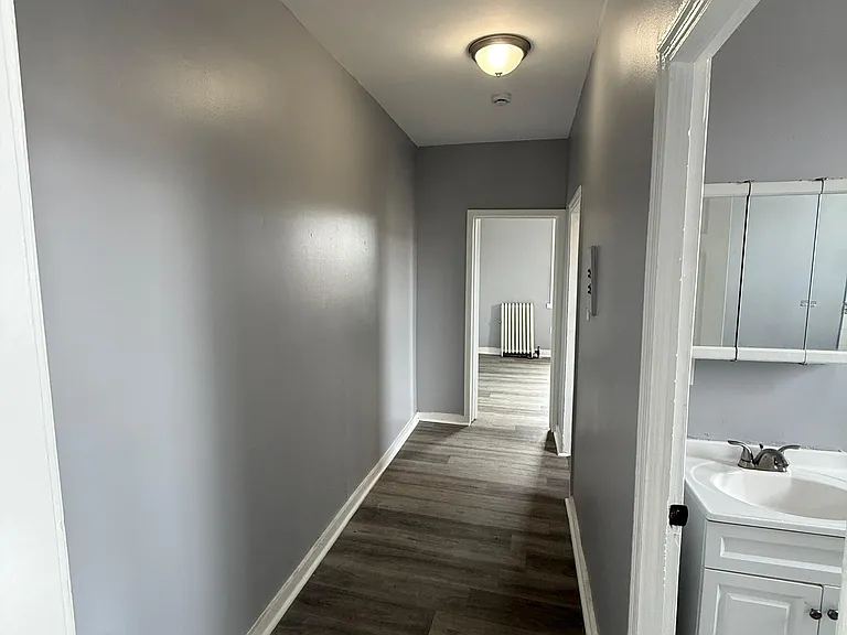 233 Littleton Ave #10 — Photo 8