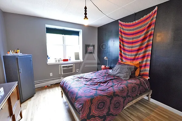 Rented by Peter Ashe | media 7