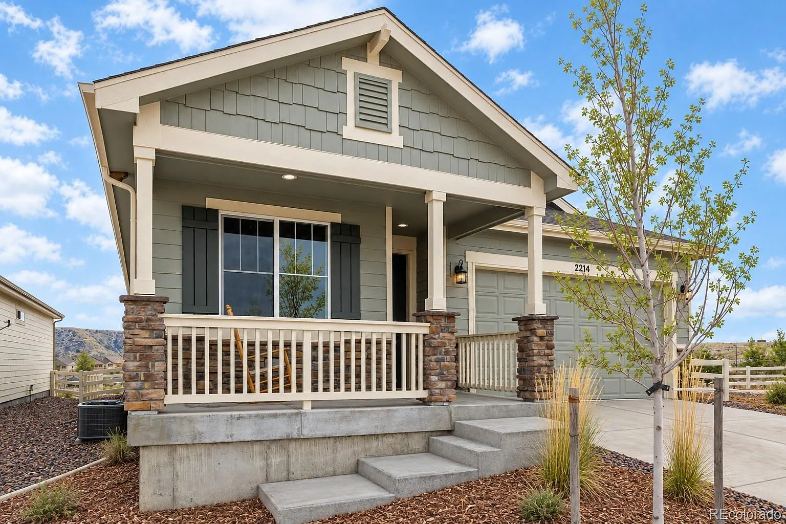 3 bed, 2.0 bath, 2100 sqft, $3,100 — Photo 3