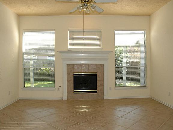 3rd image of 10210 Cherry Laurel Ln