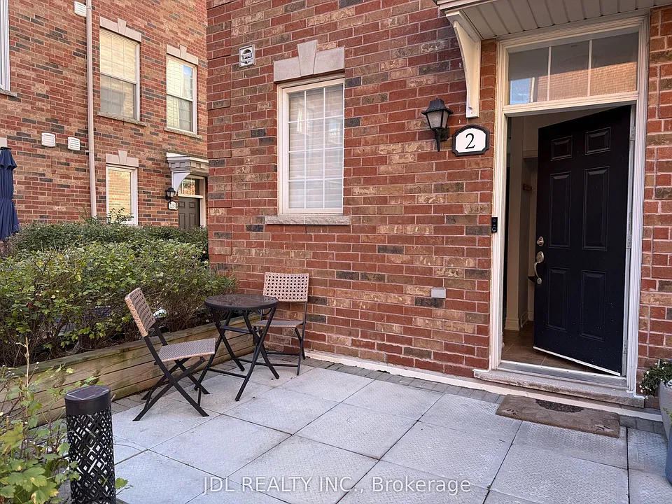 2 Fairhead Mews