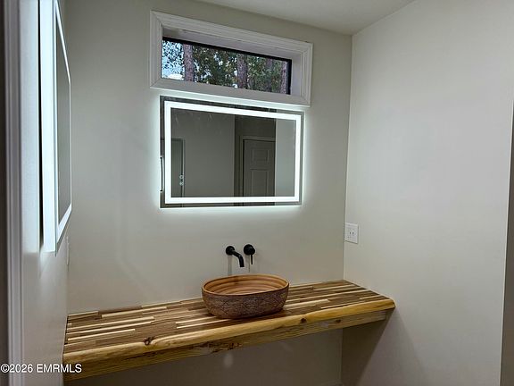 3rd image of 10031 Wildwood Ln