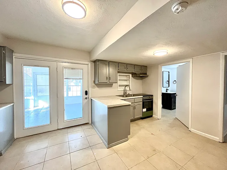 1727 Triangle Cir — Photo 34