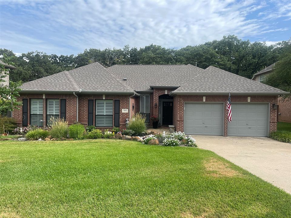 1st image of 2702 Pinehurst Dr
