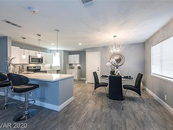 3rd image of 3964 Sorrento Way