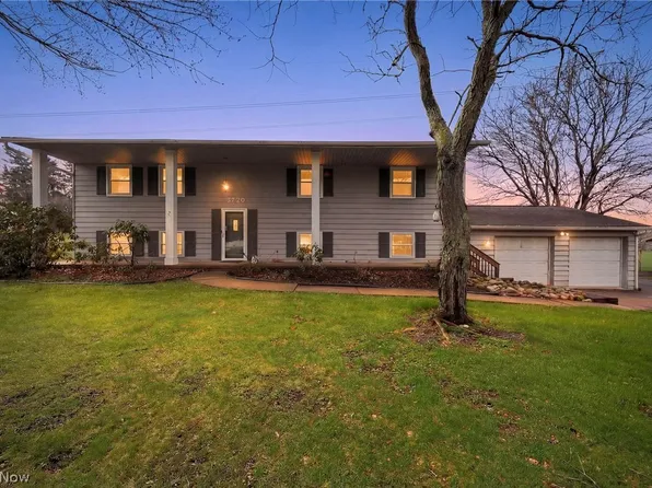 3770 Dotwood St NW, North Canton, OH 44720